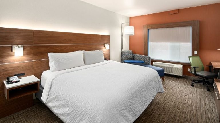 Holiday Inn Express & Suites Coeur D Alene I-90 Exit 11, an IHG hotel