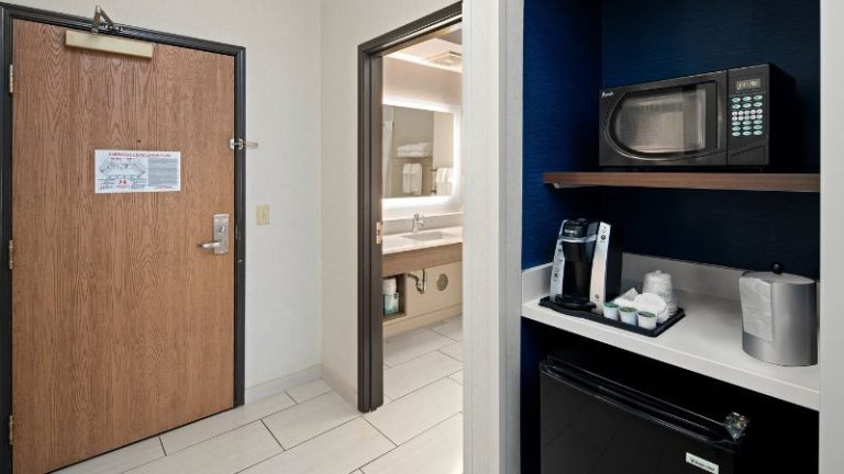 Holiday Inn Express & Suites Coeur D Alene I-90 Exit 11, an IHG hotel