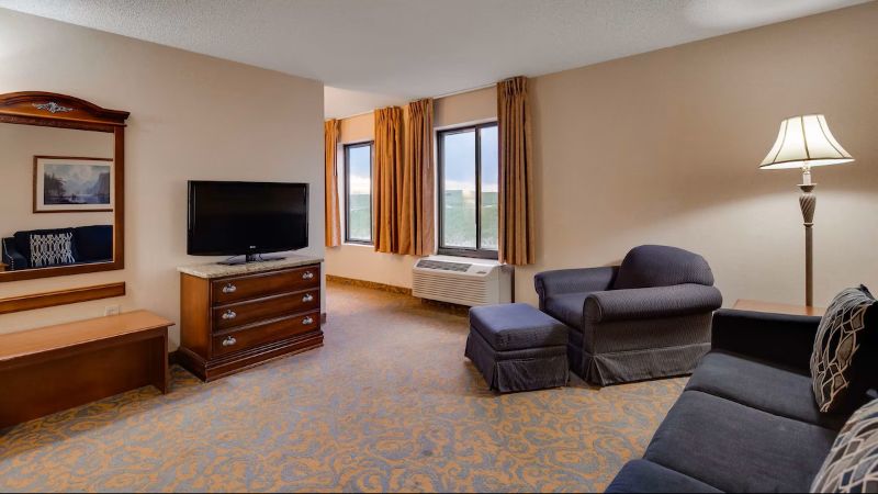 Best Western Cheyenne, room with private jacuzzi, photo 3