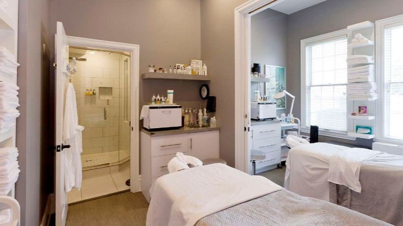 Idlewyld Inn & Spa, room with private jacuzzi, photo 7