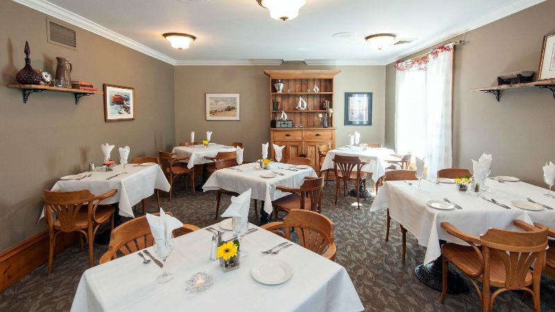 Kettle Creek Inn, room with private jacuzzi, photo 7
