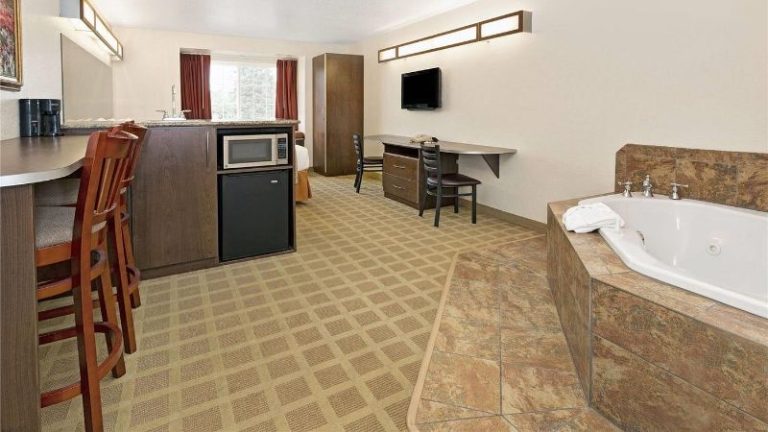 Microtel Inn & Suites by Wyndham Cheyenne