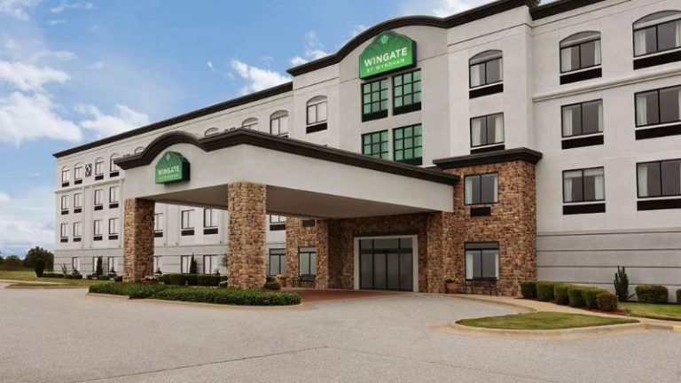 Wingate by Wyndham Bentonville Airport