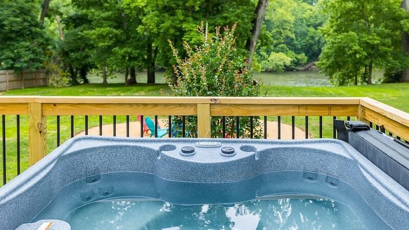 Waterfront Cabins, cabin with a private hot tub