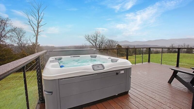 Blue Ridge Mini Lux Retreat, cabin with a private hot tub