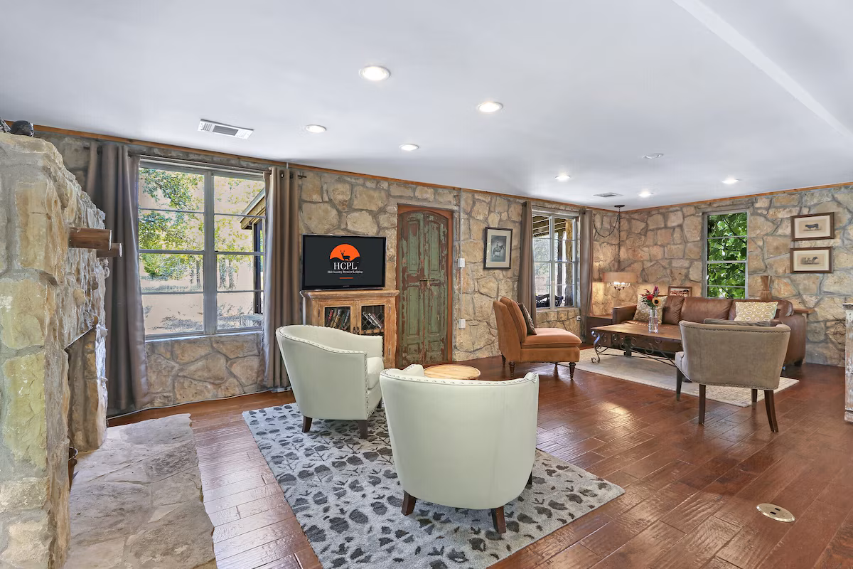 The Rock House at Camino Ranchito, cabin with a private hot tub, photo 2