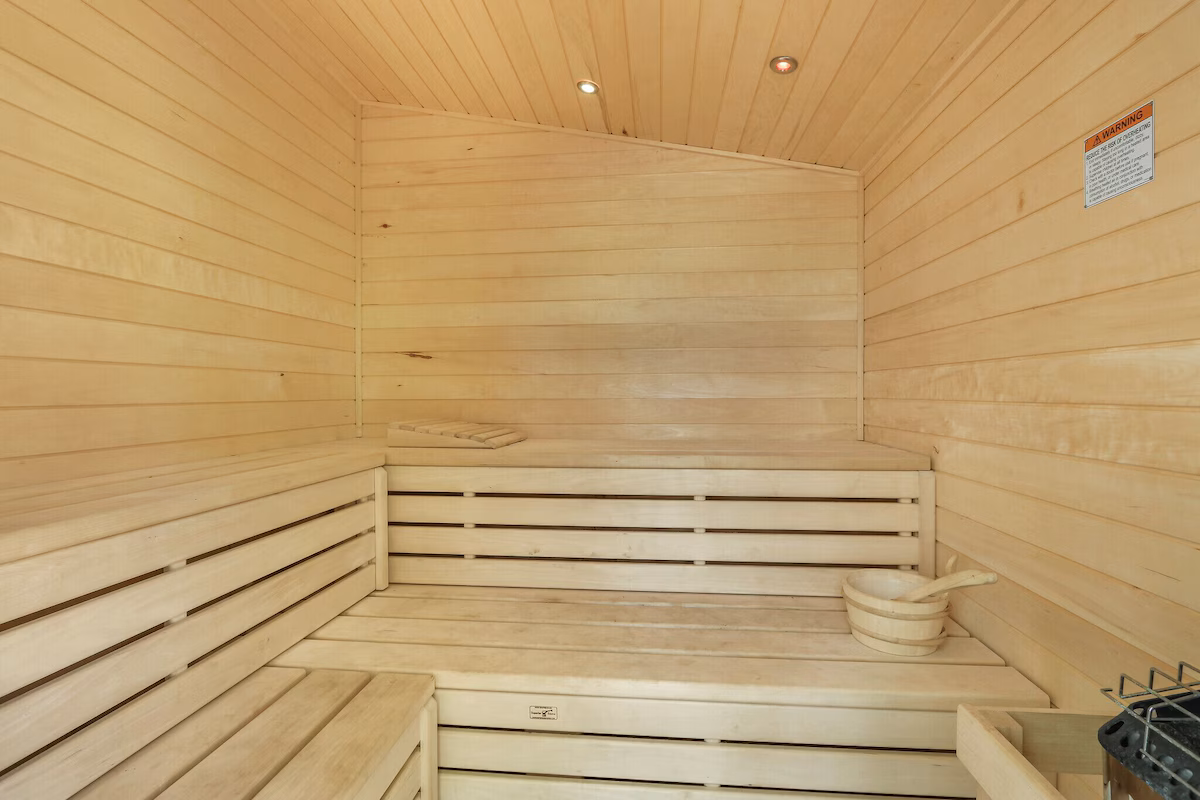 The Rock House at Camino Ranchito, cabin with a private hot tub, photo 4