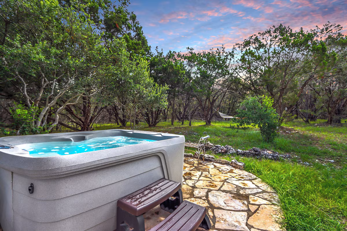 Canyon Vista, cabin with a private hot tub