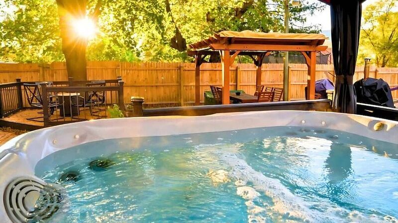 Fenced Backyard Oasis, cabin with a private hot tub