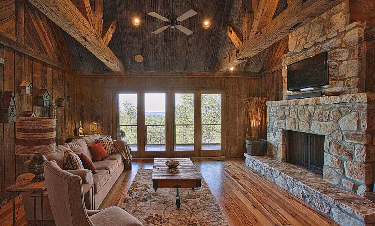 Romantic Luxury Cabin!, cabin with a private hot tub, photo 7