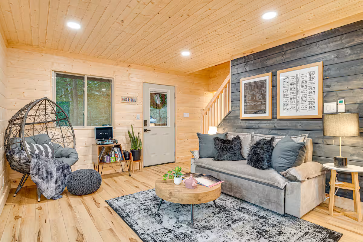 Whispering woods, cabin with a private hot tub, photo 1