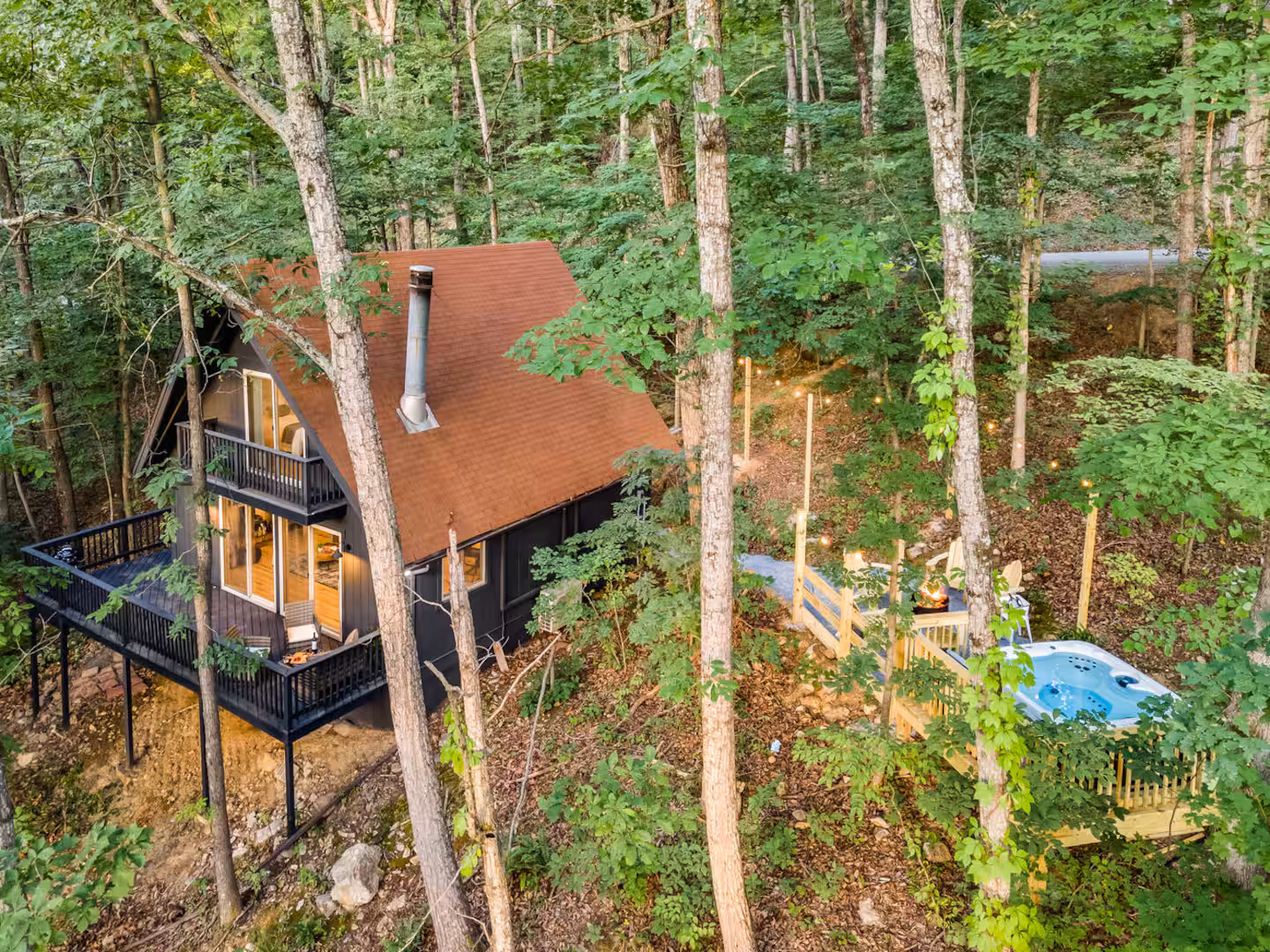 Whispering woods, cabin with a private hot tub, photo 3