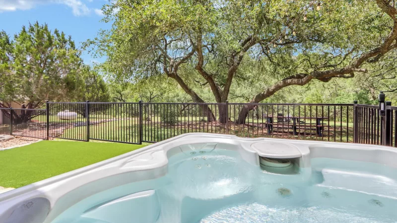 Artista tranquil Hill Country retreat, cabin with a private hot tub, photo 1