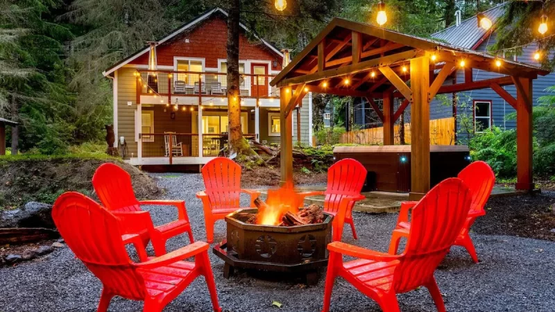 Bear Creek Cabin, cabin with a private hot tub, photo 8