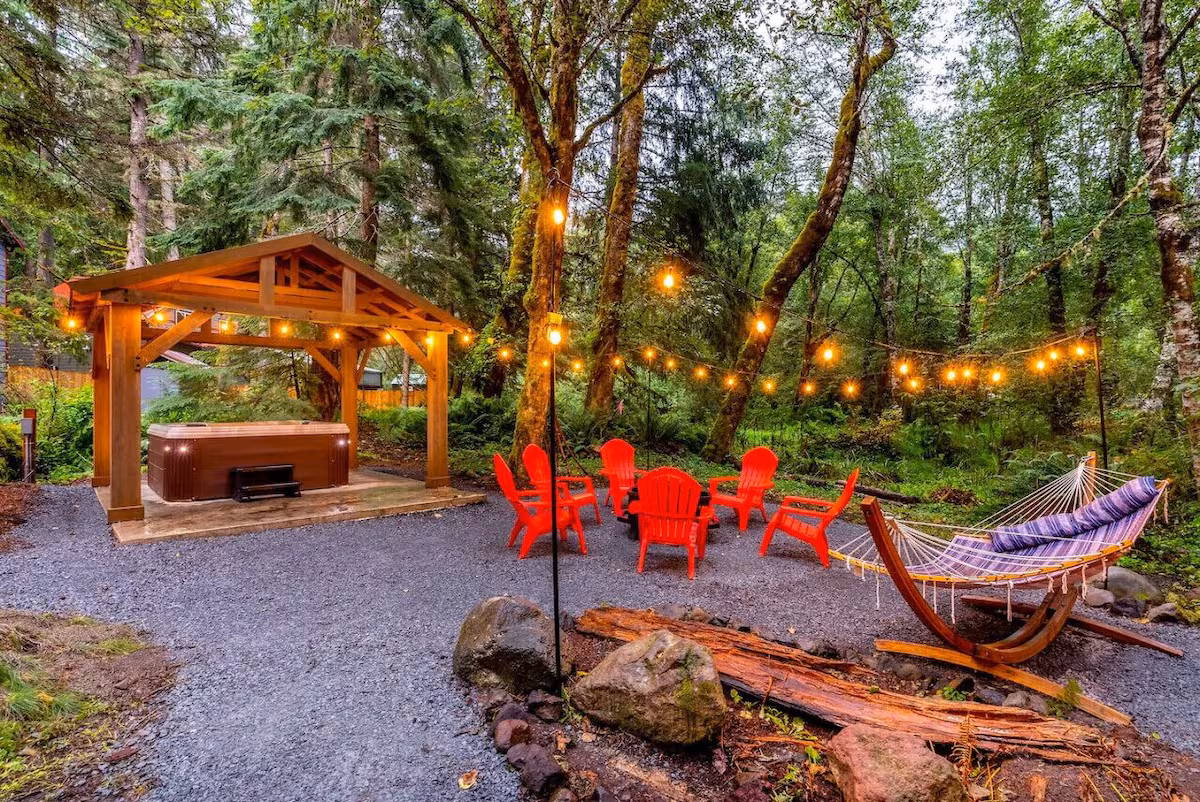 Bear Creek Cabin, cabin with a private hot tub, photo 6