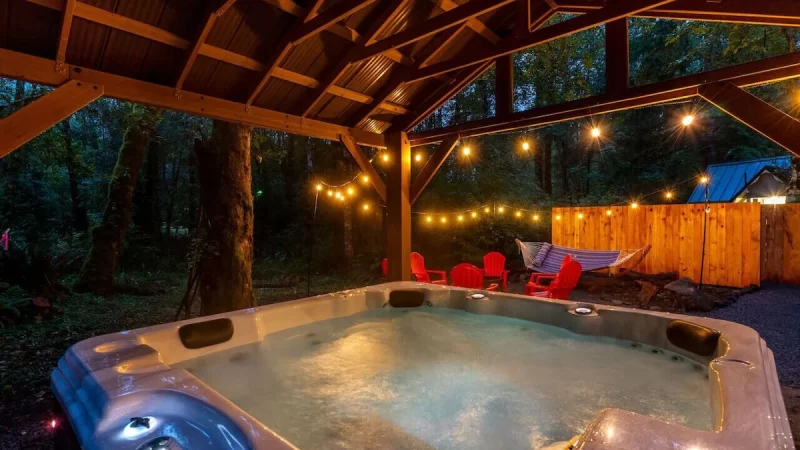 Bear Creek Cabin, cabin with a private hot tub, photo 1