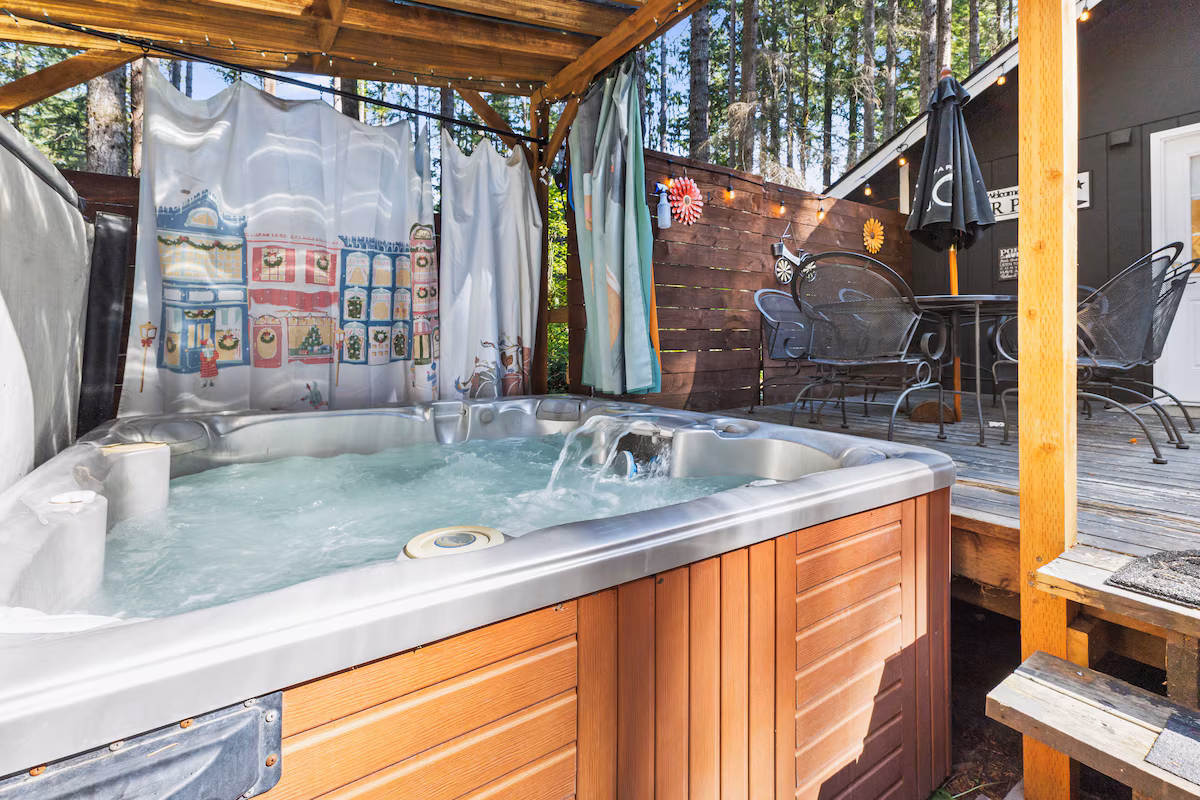 Beargrass retreat, cabin with a private hot tub, photo 1