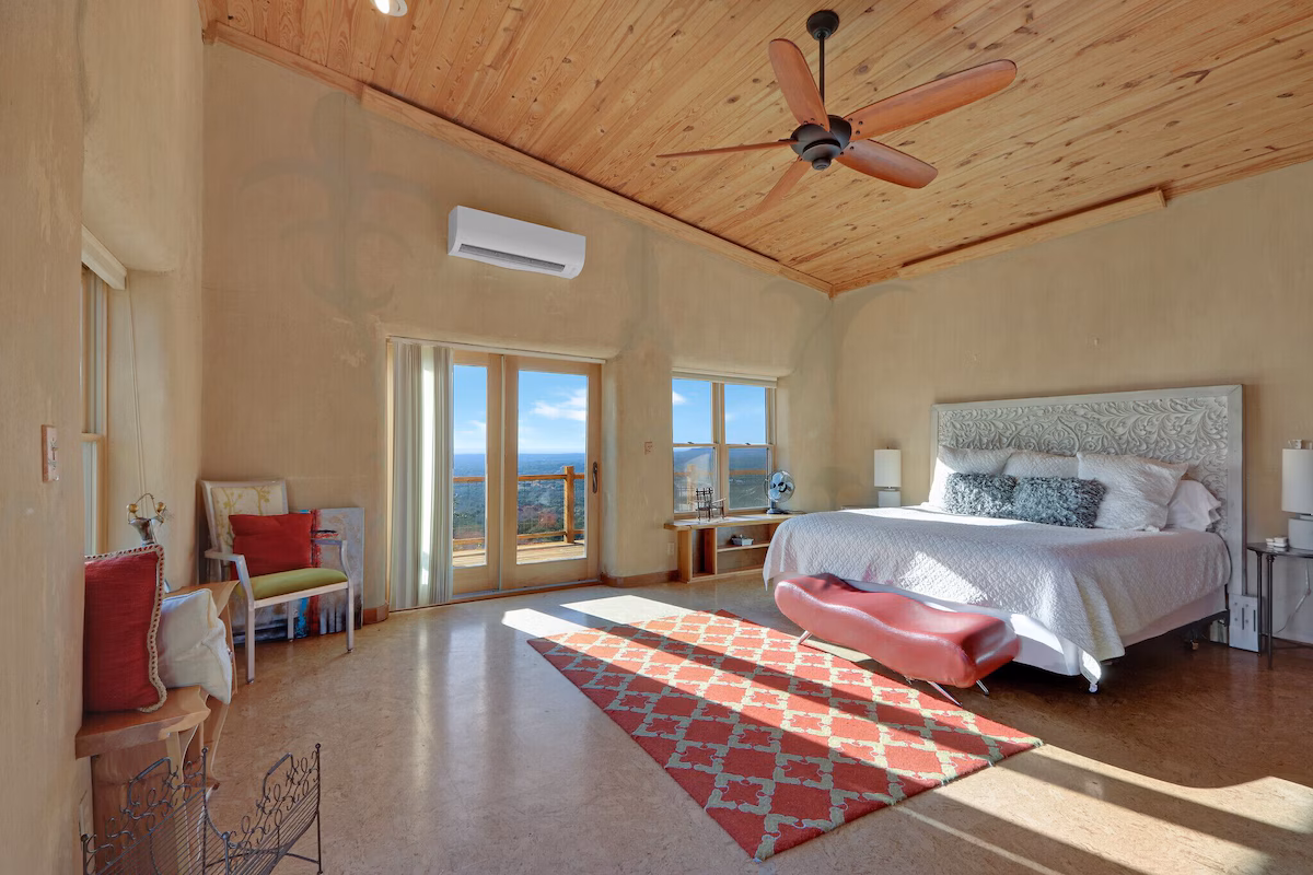 Casa Artista, cabin with a private hot tub, photo 3