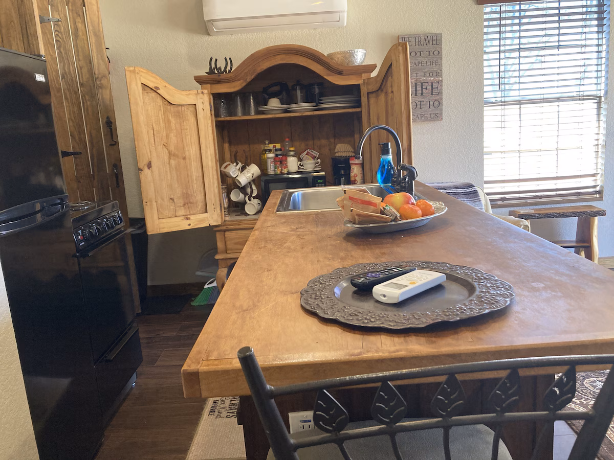 Country Escape, cabin with a private hot tub, photo 4