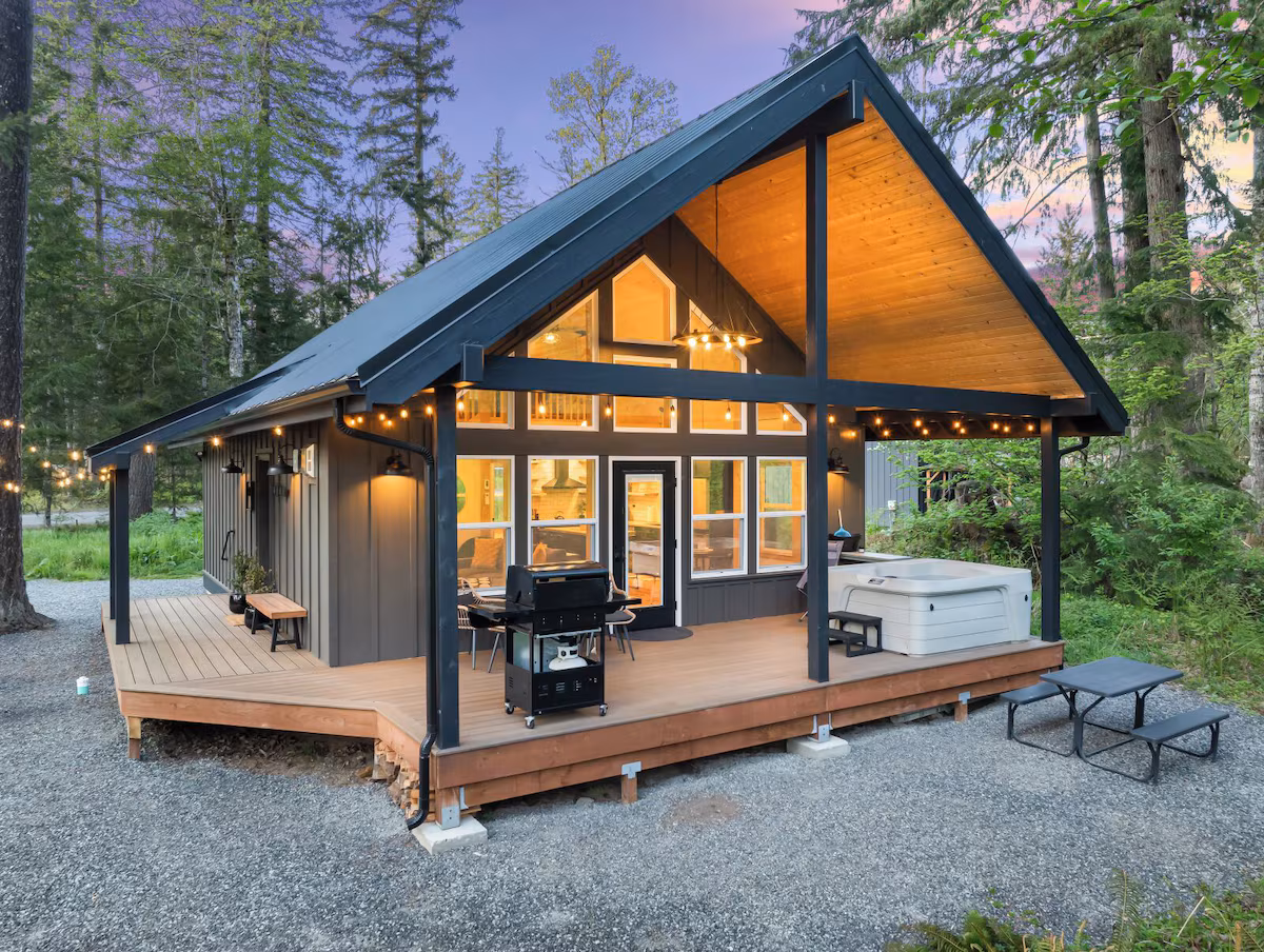 Cozy cabin retreat, cabin with a private hot tub, photo 2