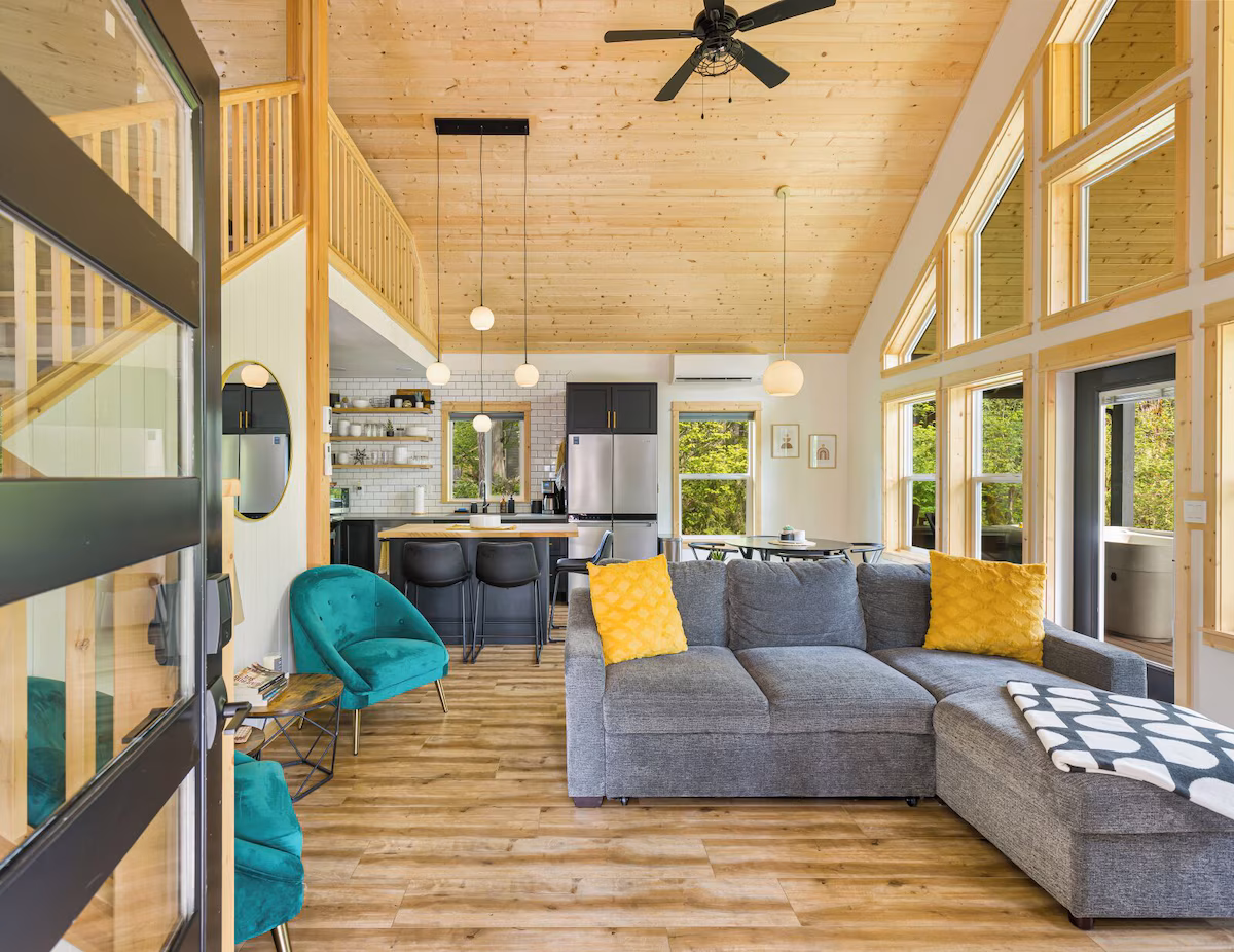 Cozy cabin retreat, cabin with a private hot tub, photo 7