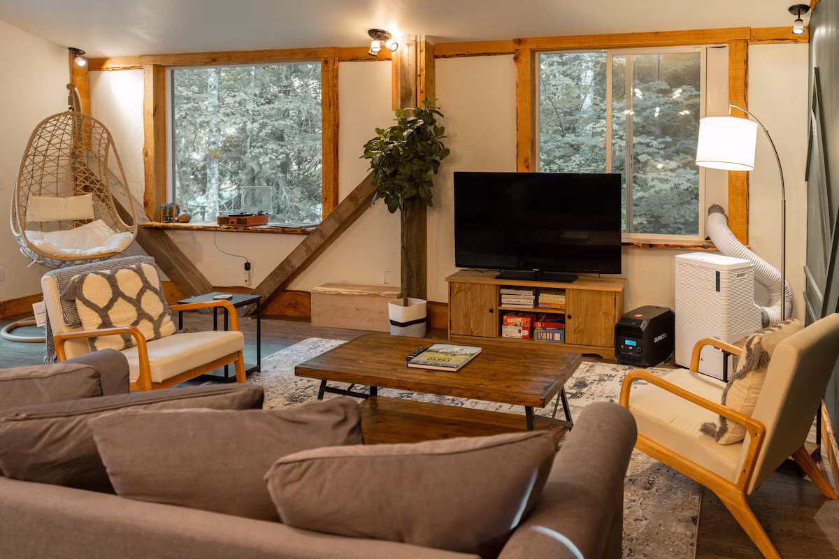 Deer Hideout, cabin with a private hot tub, photo 3