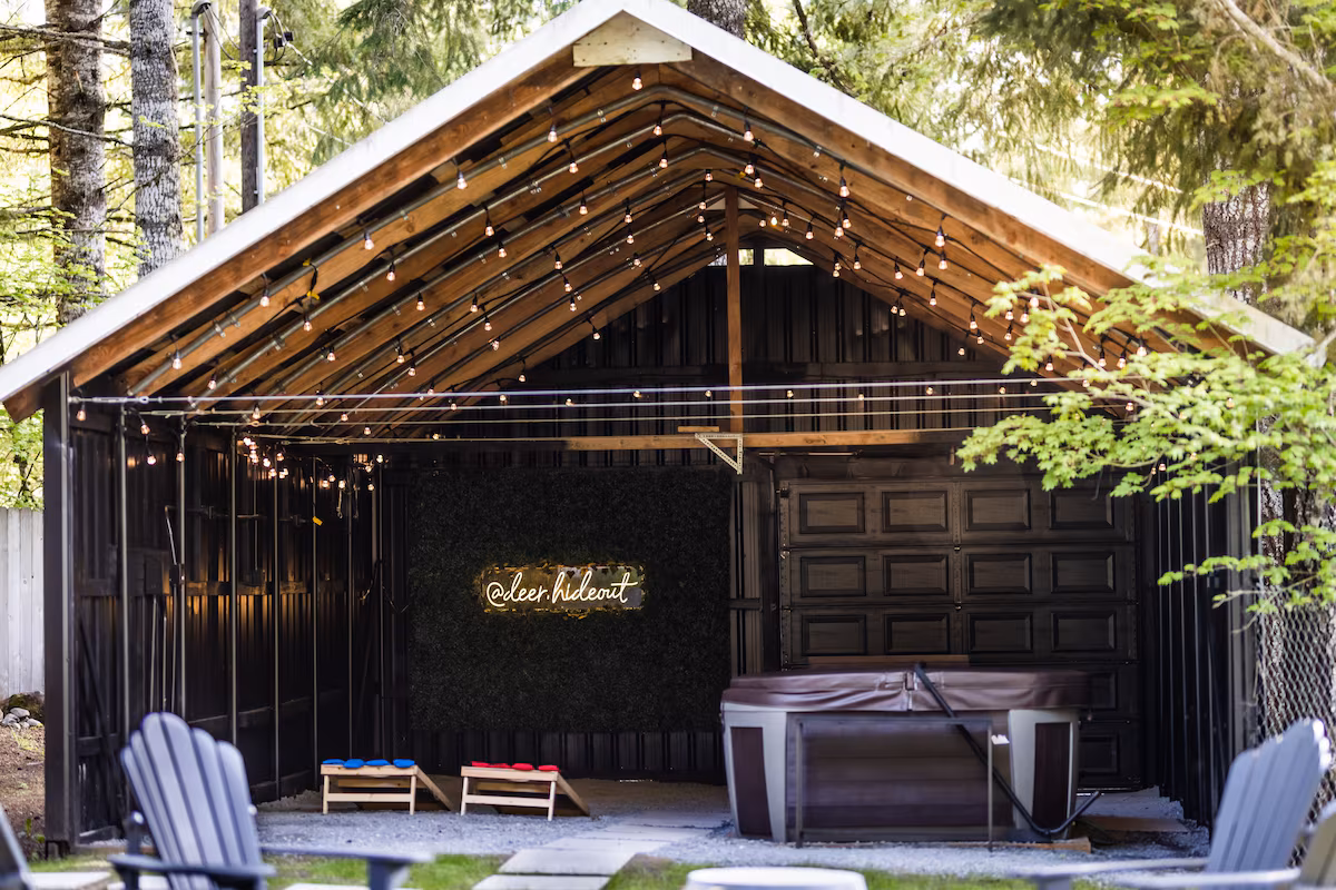 Deer Hideout, cabin with a private hot tub, photo 1