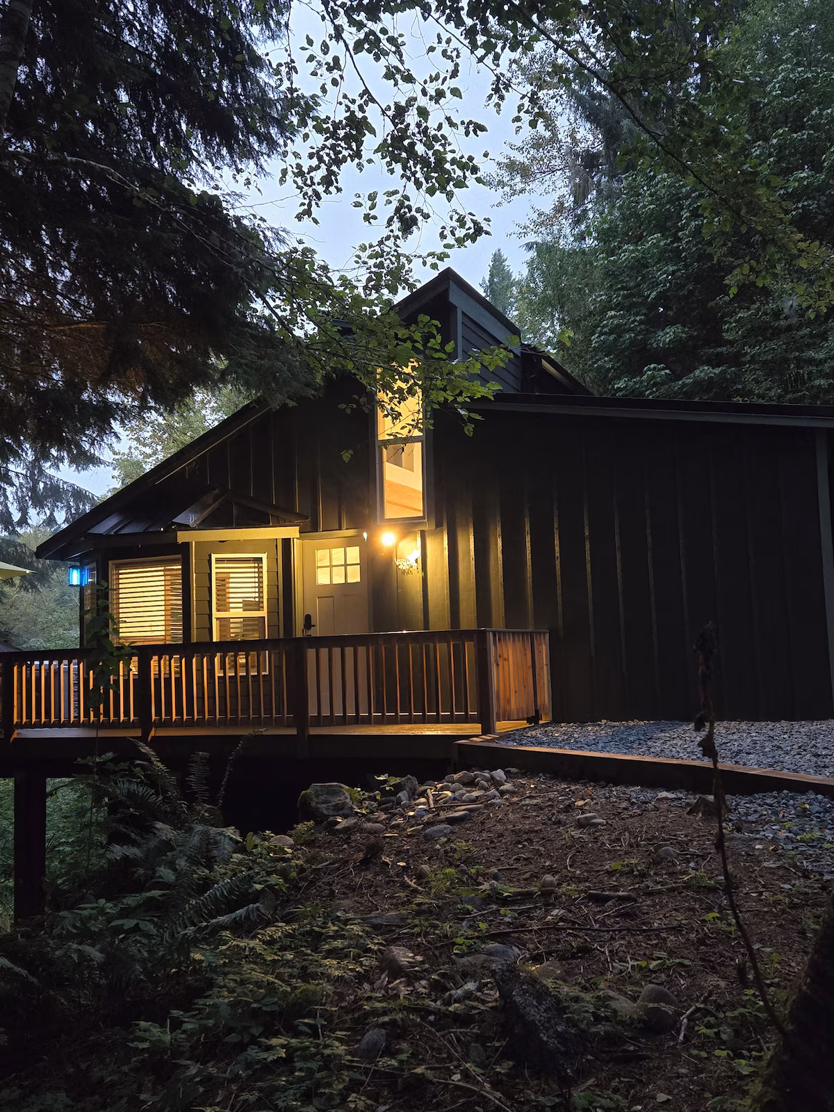 Dovetail Den, cabin with a private hot tub, photo 6
