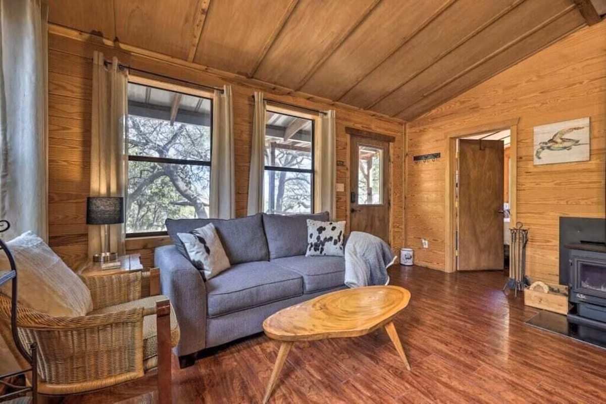 El Sol Private Cabin, cabin with a private hot tub, photo 5