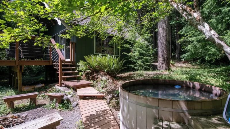 Fog & Fern Hideaway, cabin with a private hot tub, photo 1