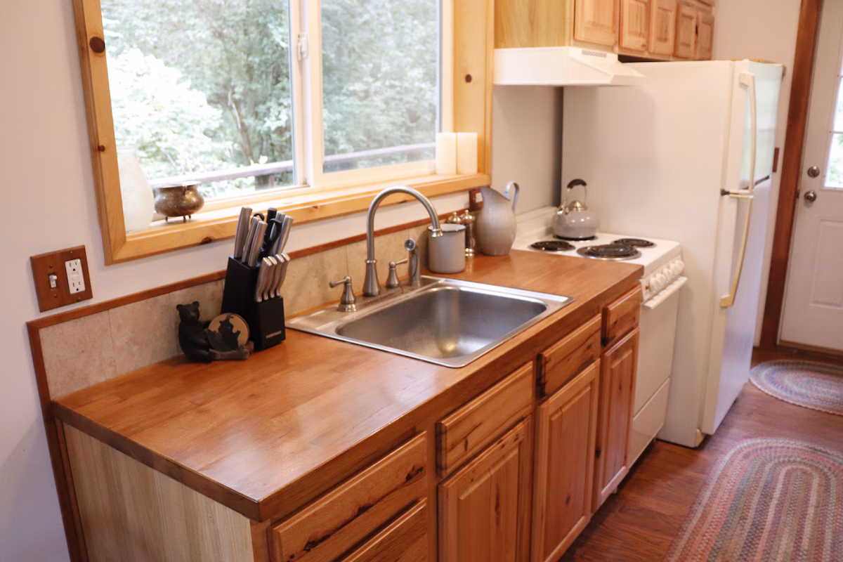 Hera’s Chalet, cabin with a private hot tub, photo 2