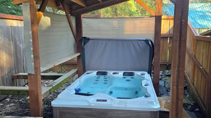 Knotty Shack Cabin, cabin with a private hot tub, photo 1