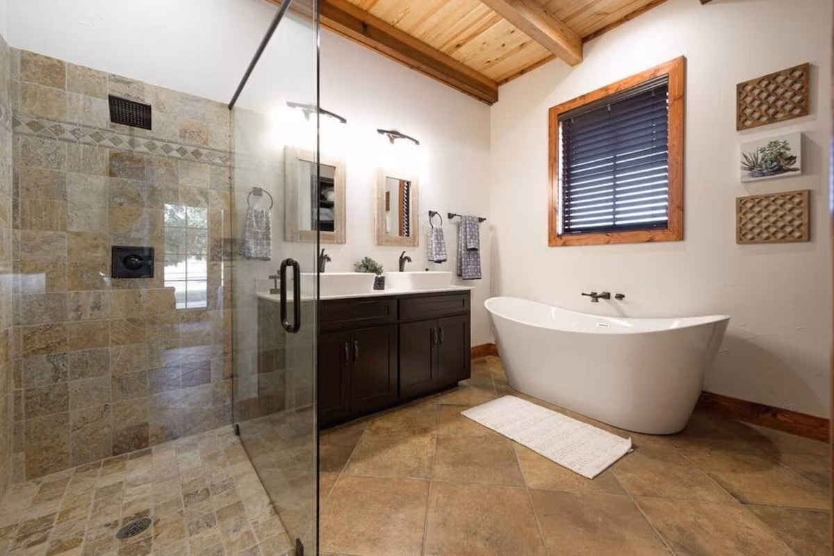 Little Dutch Cabin, cabin with a private hot tub, photo 4