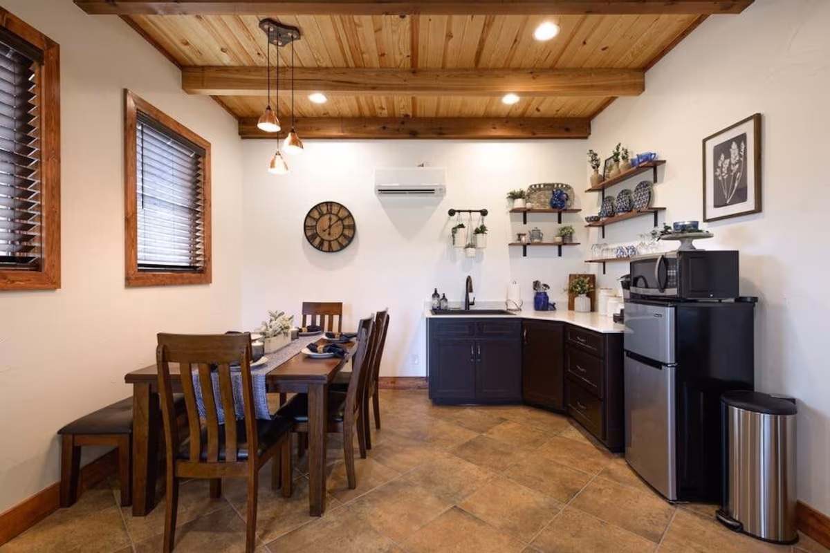 Little Dutch Cabin, cabin with a private hot tub, photo 5