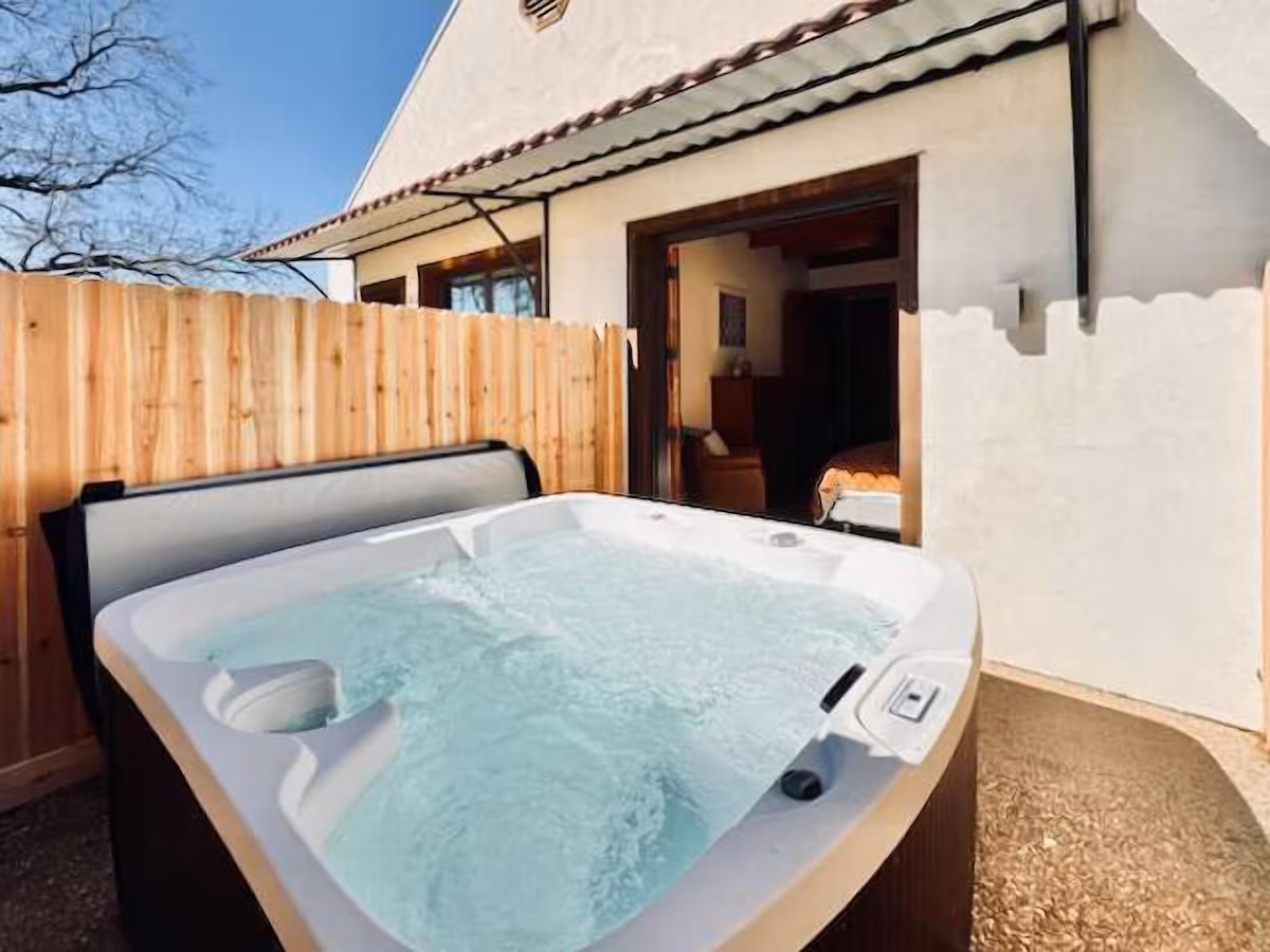 Little Dutch Cabin, cabin with a private hot tub, photo 8