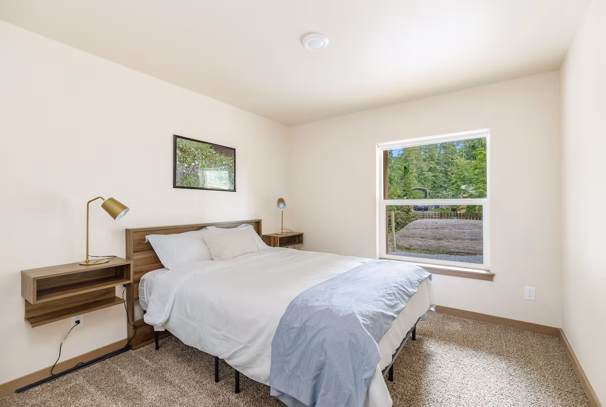Mount Rainier Modern Cabin, cabin with a private hot tub, photo 5