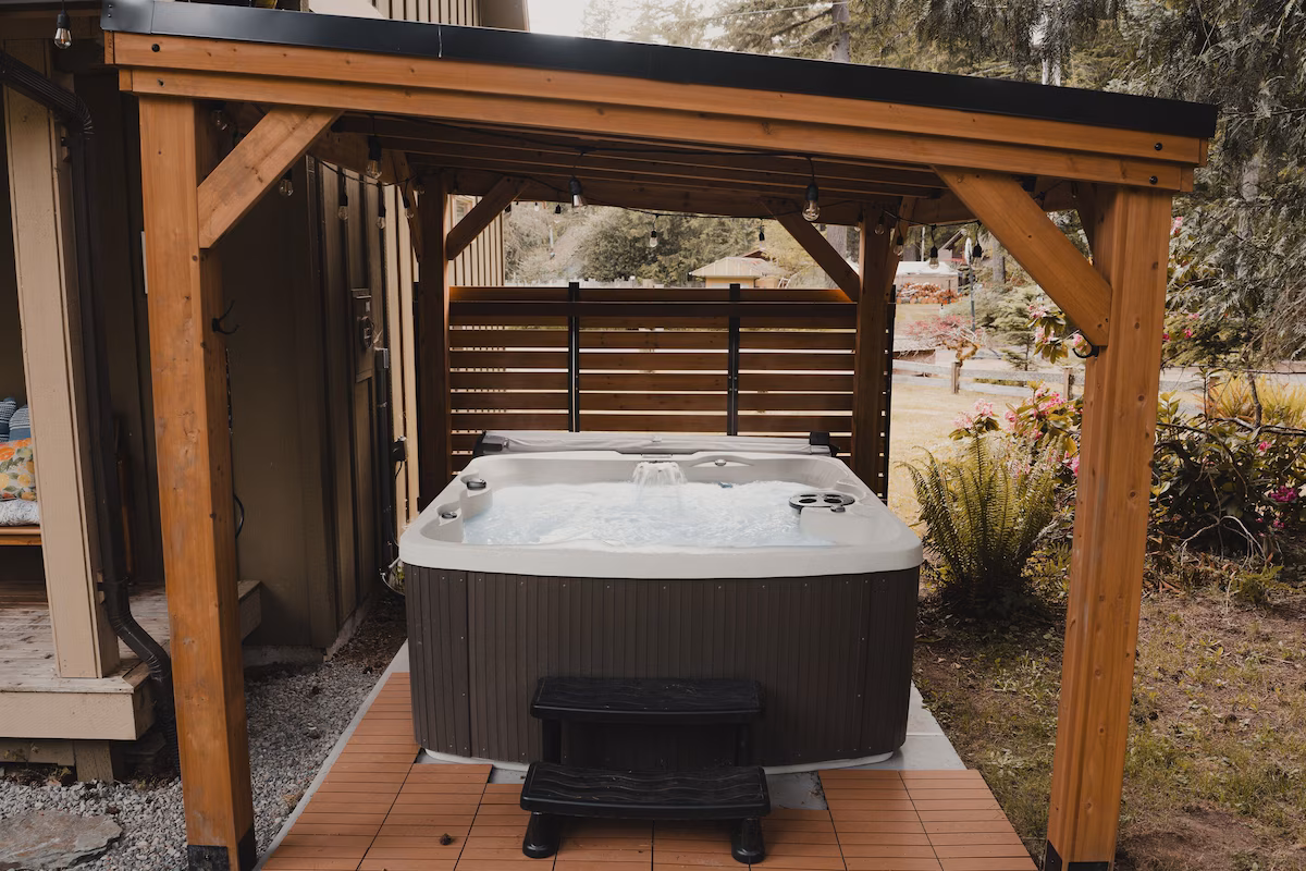 Mountain Vibes w/ HotTub, cabin with a private hot tub, photo 5