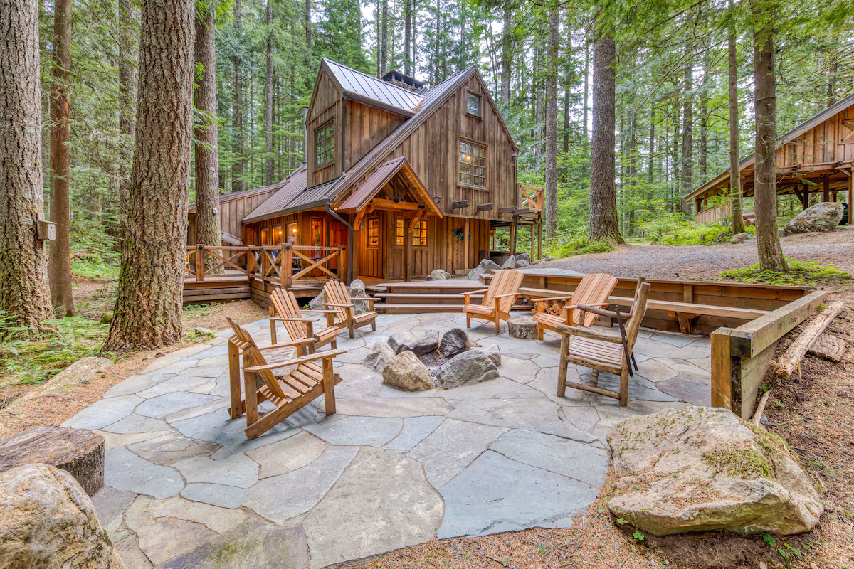 Mt. Hood lodge, cabin with a private hot tub, photo 7