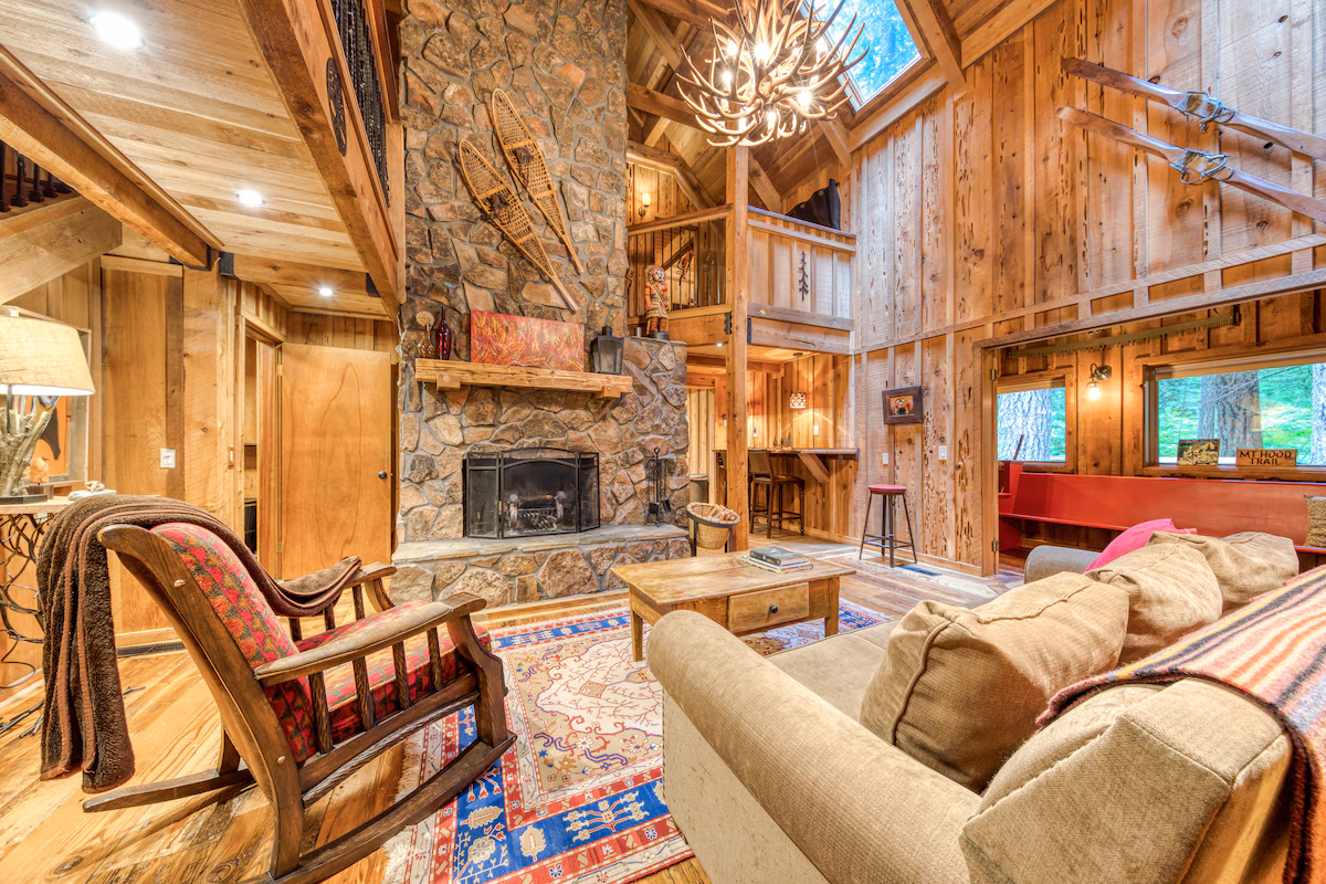Mt. Hood lodge, cabin with a private hot tub, photo 6