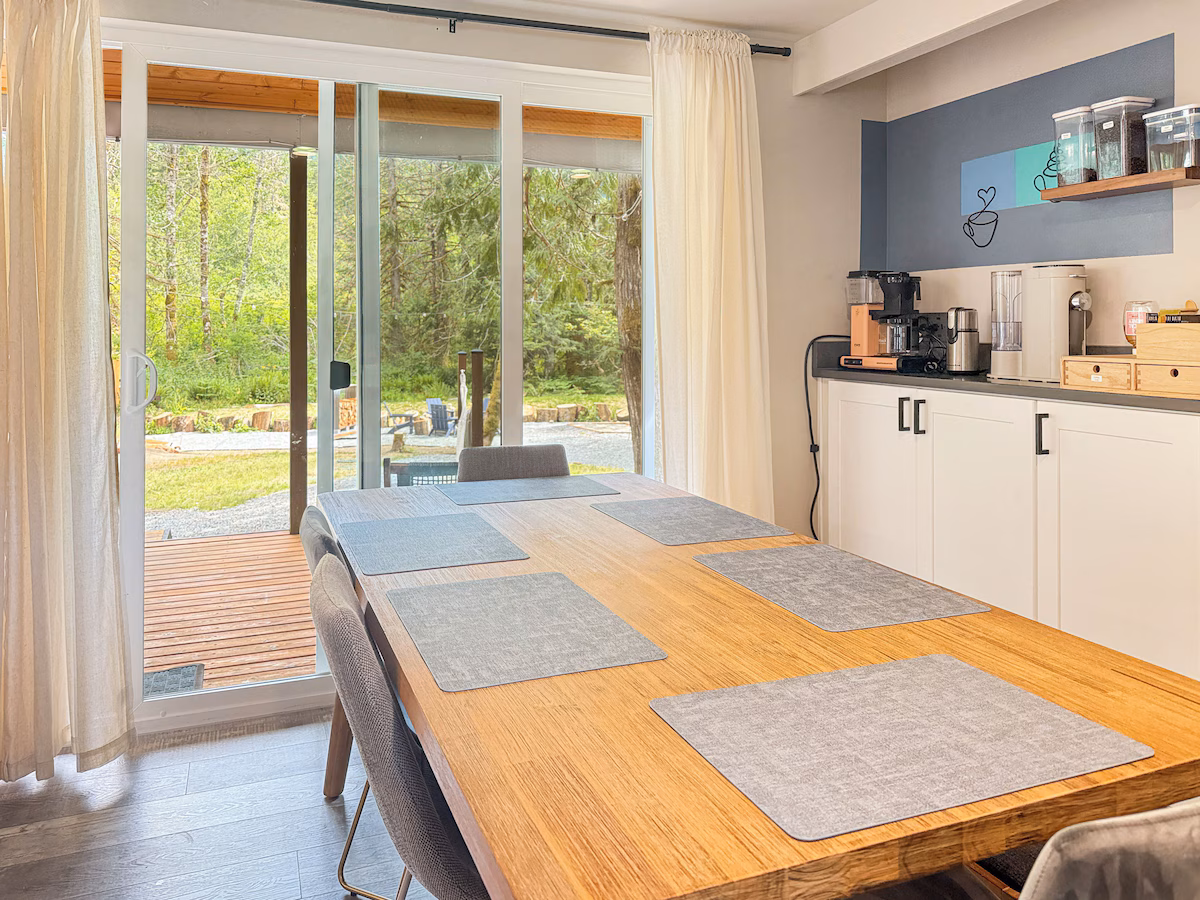 New cabin with mountain views, cabin with a private hot tub, photo 4