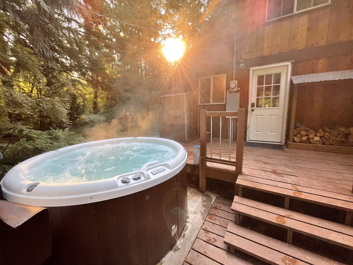 Nisqually Nest, cabin with a private hot tub, photo 1