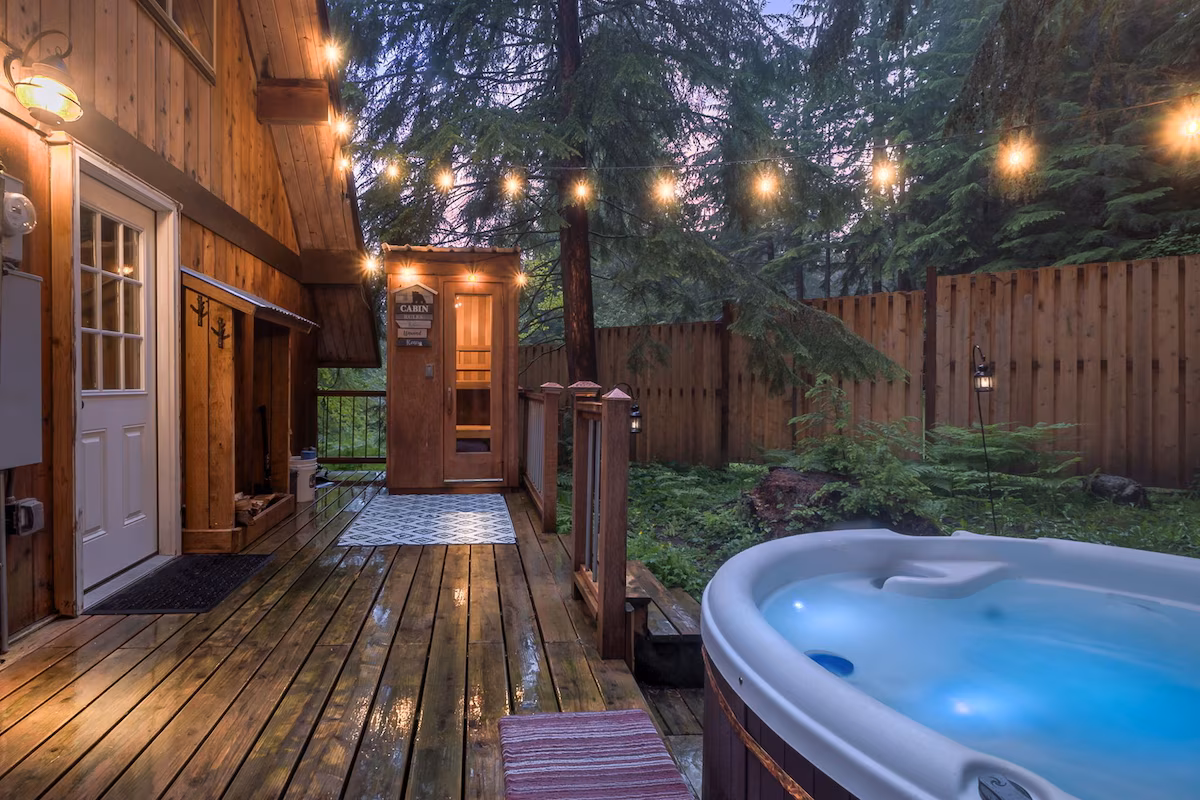 Nisqually Nest, cabin with a private hot tub, photo 2