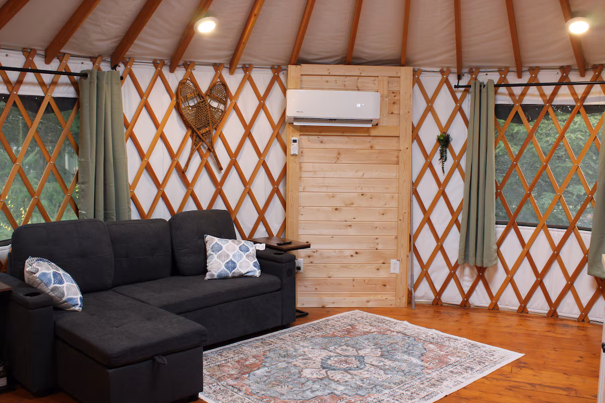 Pacific Yurt, cabin with a private hot tub, photo 7