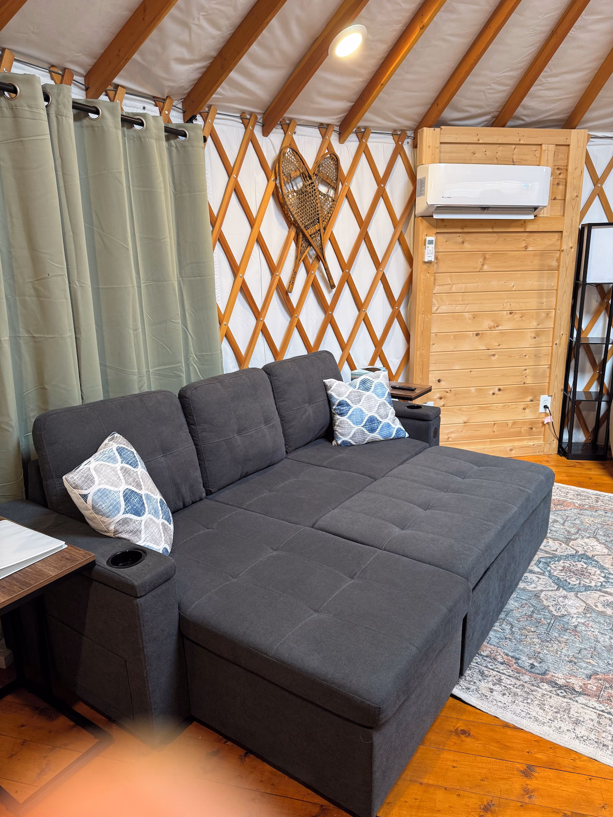 Pacific Yurt, cabin with a private hot tub, photo 3