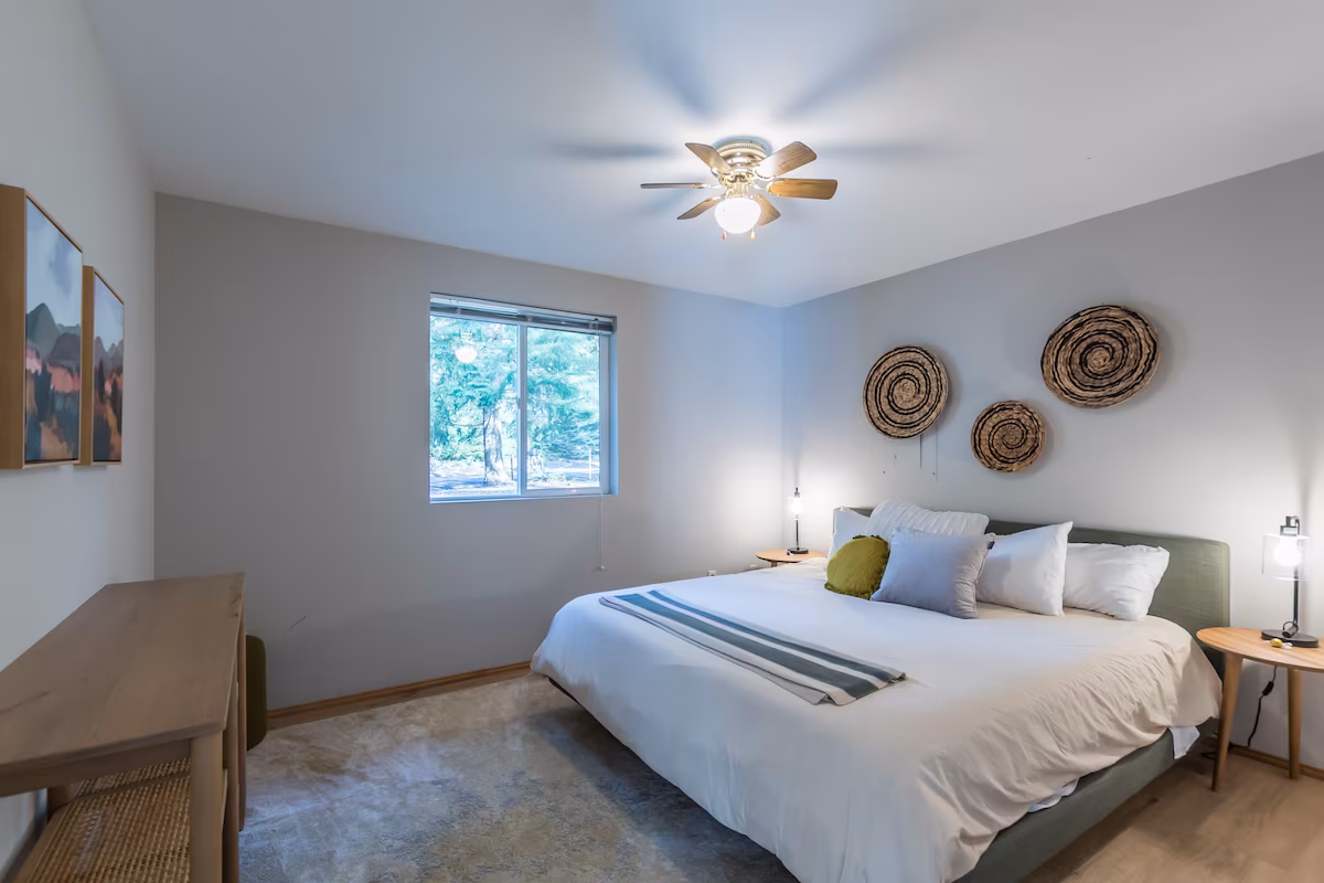 Perch – Ruby Lodge, cabin with a private hot tub, photo 4