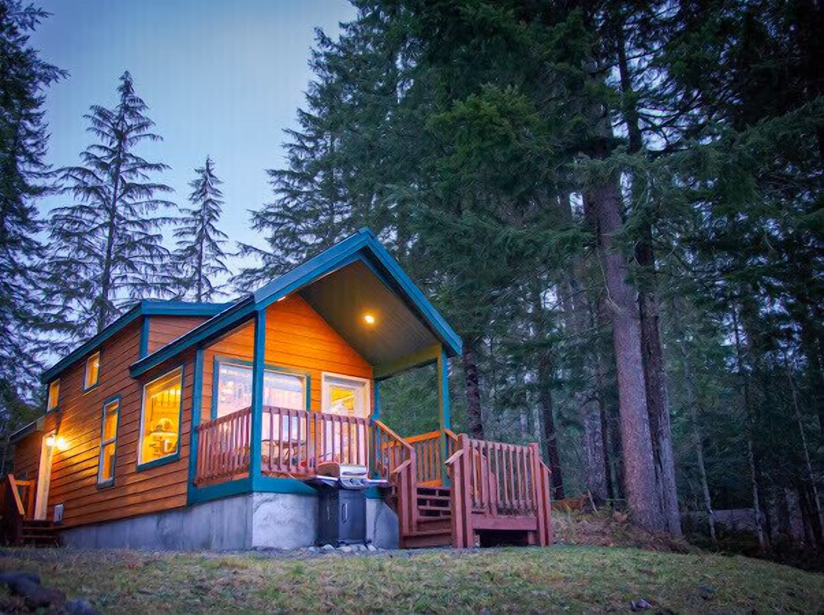 Rivers Edge A River Front cabin with Majestic Mountain View’s, cabin with a private hot tub, photo 2