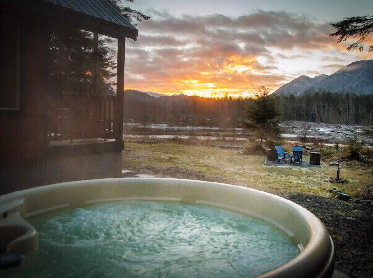 Rivers Edge A River Front cabin with Majestic Mountain View’s, cabin with a private hot tub, photo 1