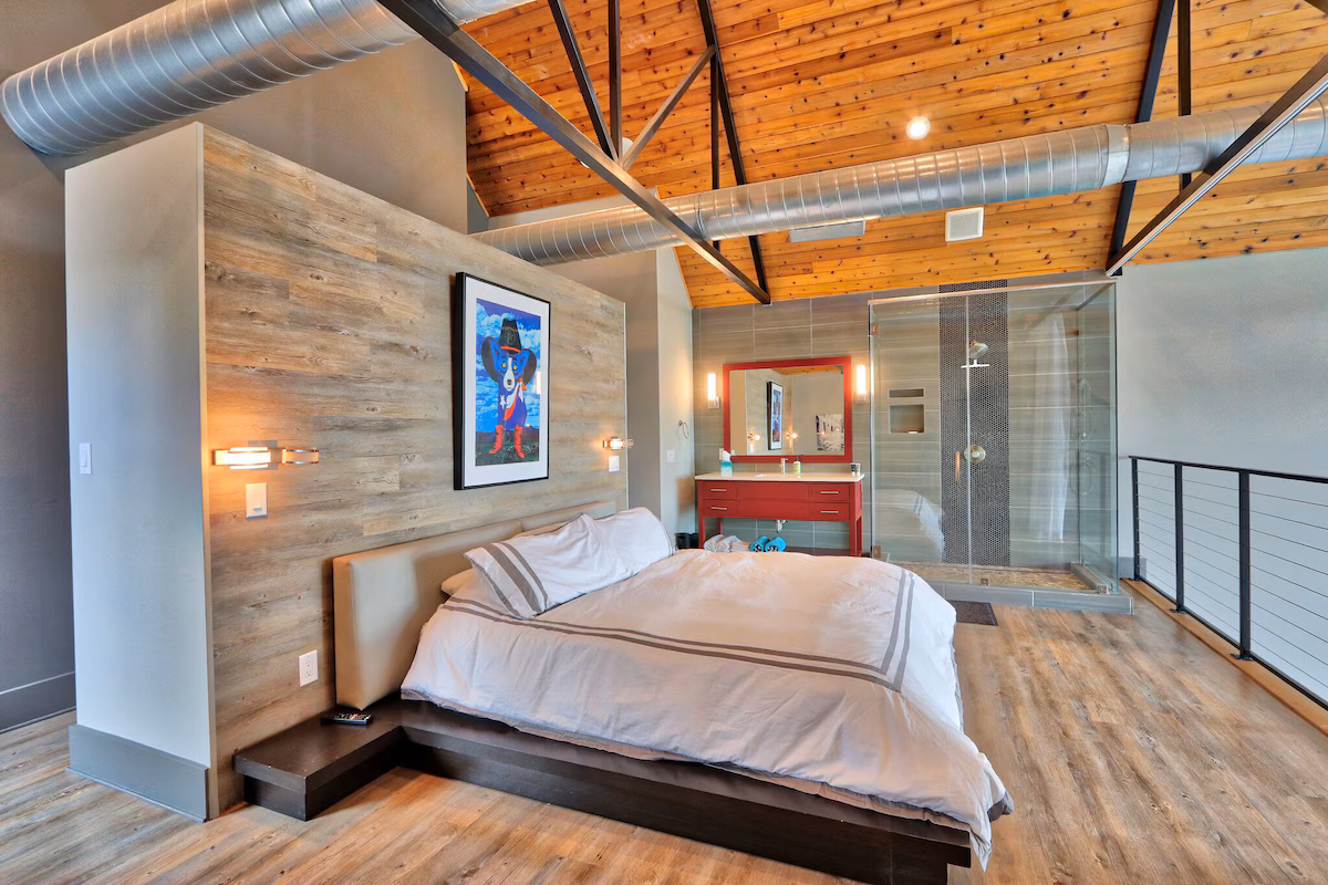 Romantic Hill Country Luxury, cabin with a private hot tub, photo 3
