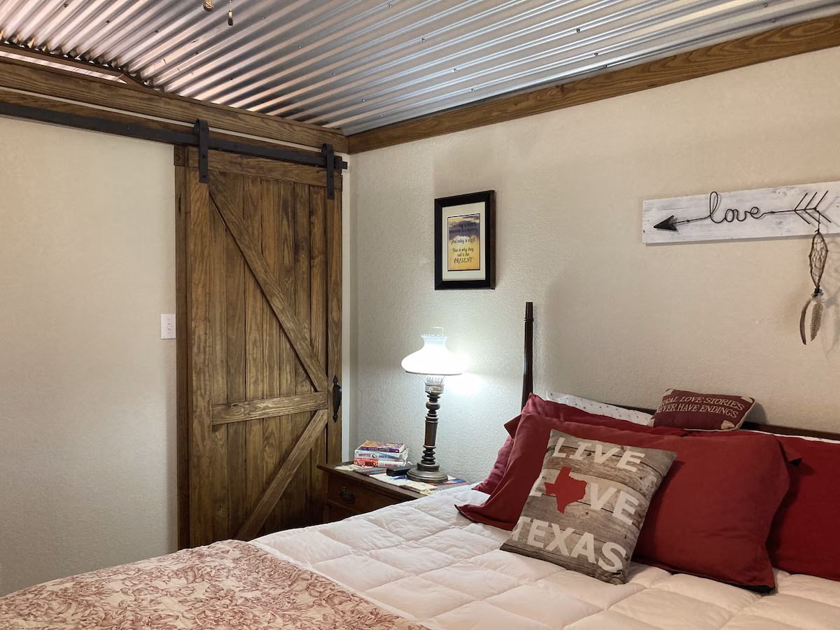 Star Gazing Cabin, cabin with a private hot tub, photo 4
