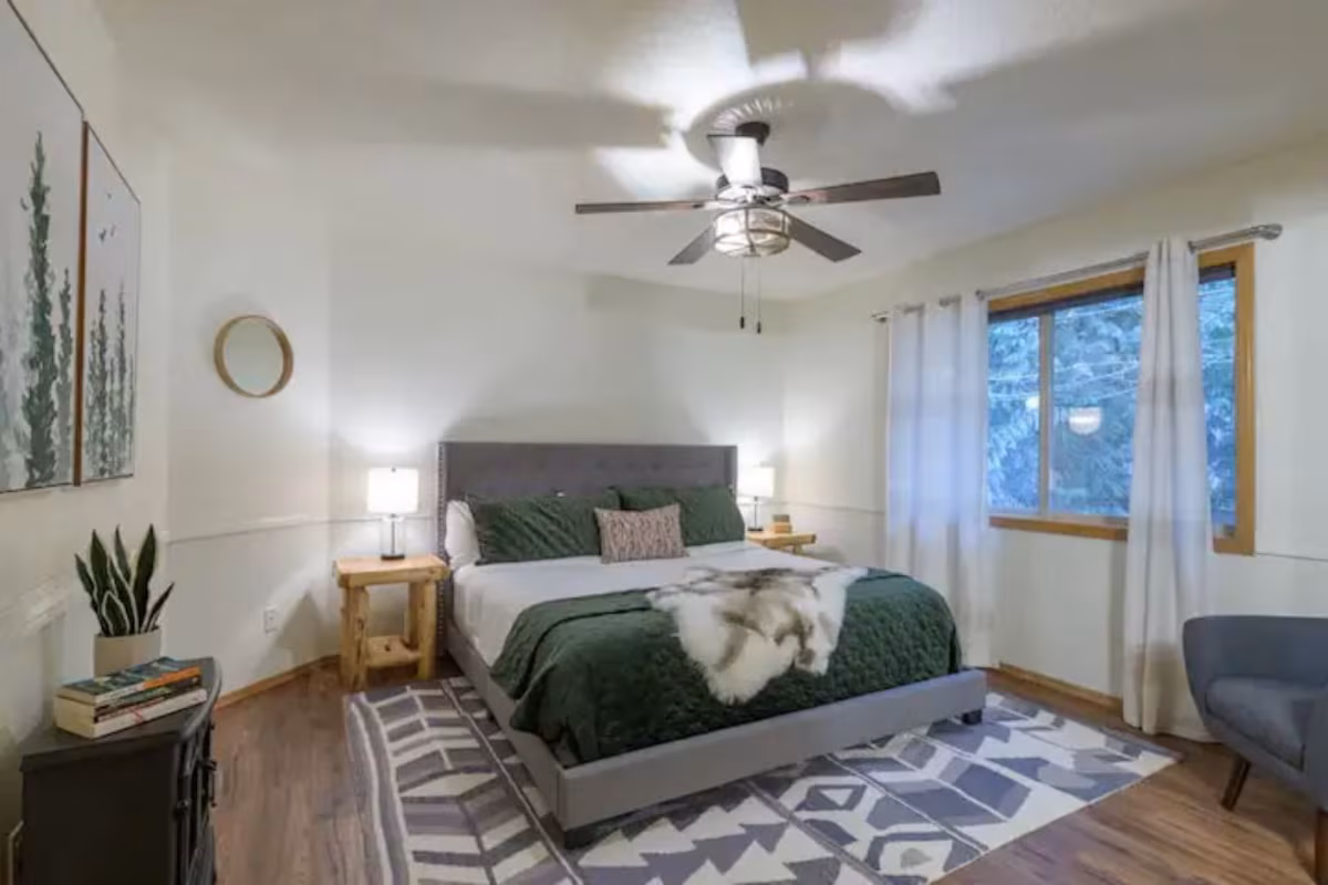 TIMBERLINE RETREAT, cabin with a private hot tub, photo 5